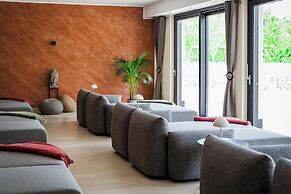 Bernstein Acamed Resort