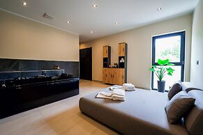 Bernstein Acamed Resort