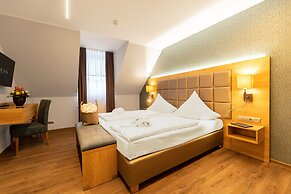 Bernstein Acamed Resort