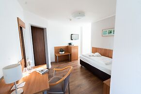 Bernstein Acamed Resort