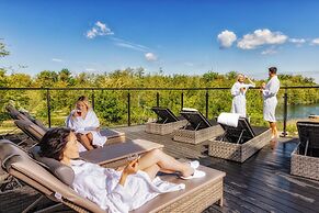 Bernstein Acamed Resort