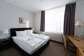 Bernstein Acamed Resort
