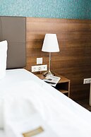 Bernstein Acamed Resort