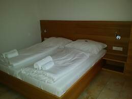 Hotel Aton