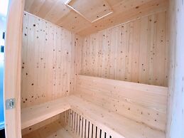 Orient Luxury Villa Motel