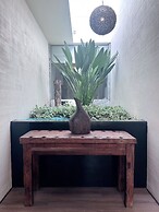 Orient Luxury Villa Motel