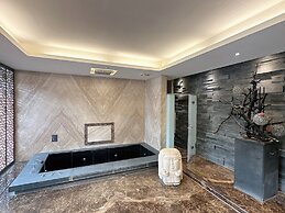 Orient Luxury Villa Motel