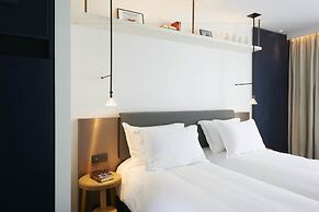 Perpetual Élysée Montaigne