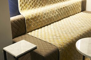 Perpetual Élysée Montaigne