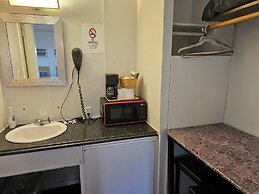 Knights Inn Fairview