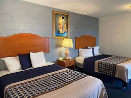 Knights Inn Fairview