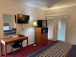 Knights Inn Fairview