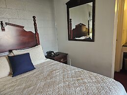 Knights Inn Fairview