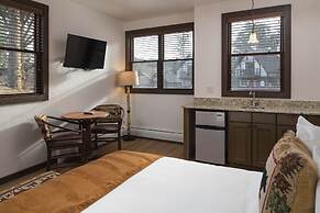 The Landing at Estes Park - Riverside Retreat