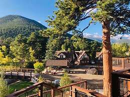 The Landing at Estes Park - Riverside Retreat