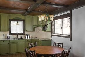 The Landing at Estes Park - Riverside Retreat