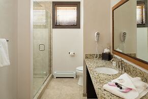 The Landing at Estes Park - Riverside Retreat