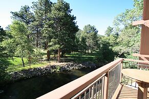 The Landing at Estes Park - Riverside Retreat
