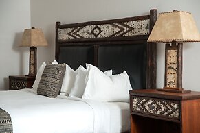 The Landing at Estes Park - Riverside Retreat