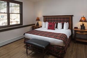 The Landing at Estes Park - Riverside Retreat