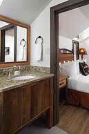 The Landing at Estes Park - Riverside Retreat