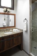 The Landing at Estes Park - Riverside Retreat