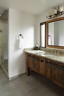 The Landing at Estes Park - Riverside Retreat