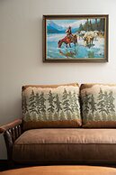 The Landing at Estes Park - Riverside Retreat