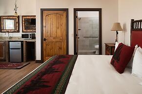 The Landing at Estes Park - Riverside Retreat