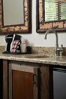 The Landing at Estes Park - Riverside Retreat