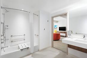 Courtyard by Marriott Santa Monica