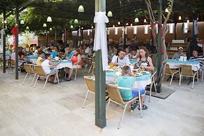 May Garden Club Hotel