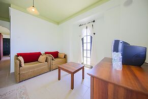 May Garden Club Hotel