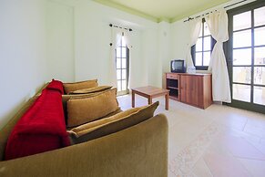 May Garden Club Hotel