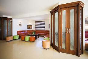 May Garden Club Hotel