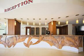 May Garden Club Hotel