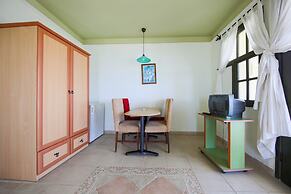 May Garden Club Hotel