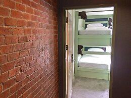 Yoo Yen Pen Sook Hostel