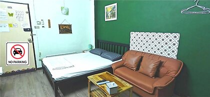 The Backpacker Station