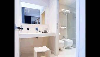 Suite 136 Luxury Rooms