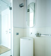 Suite 136 Luxury Rooms