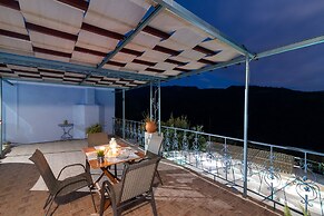 Sarakinas Residences