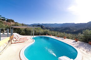 Sarakinas Residences