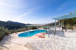 Sarakinas Residences