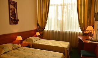 Vladimirskaya Hotel