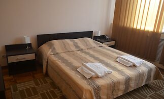 Vladimirskaya Hotel