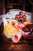 Bushveld Terrace Safari Hotel, Lodge & Spa