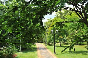 Summerfield Luxury Resort & Botanical Garden