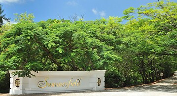 Summerfield Luxury Resort & Botanical Garden
