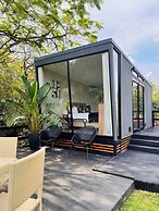 Summerfield Luxury Resort & Botanical Garden